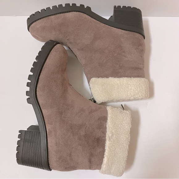 Bella Vita Cable Bootie 8.5 - Picture 5 of 14